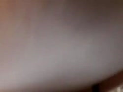 Screenshot for Брюнетку с большой попой парень трахнул стоя и на кроватке