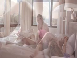 Screenshot for Две красивые студентки устроили с челом романтическое порно